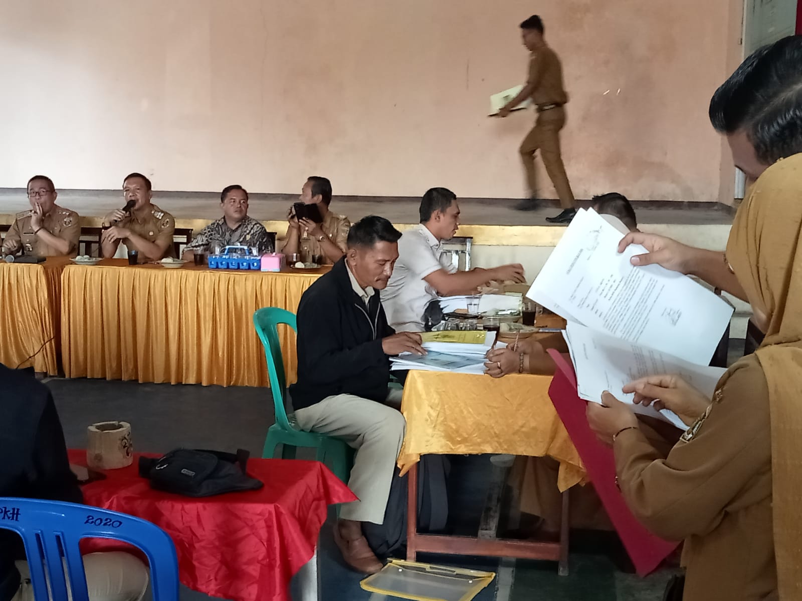 Monitoring dan Evaluasi DD dan ADK Kecamatan Bandar Surabaya yang di hadiri oleh Kadis PMK dan Rombongan Di Kecamatan Bandar Surabaya